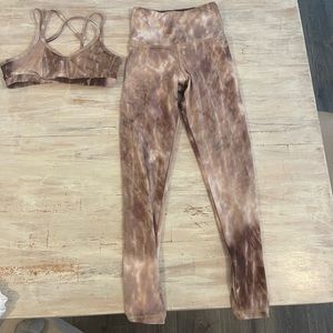 Strut this leggings and matching sports bra